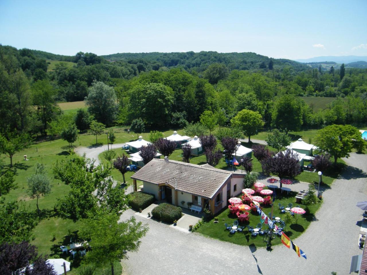 Les Eychecadous Hotel Artigat Exterior photo